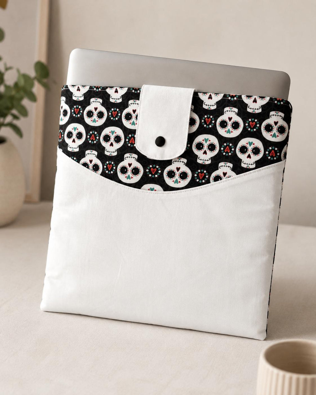 Sugar Skull Laptop Sleeve, Padded Fabric Laptop Case with Pocket & Snap Closure