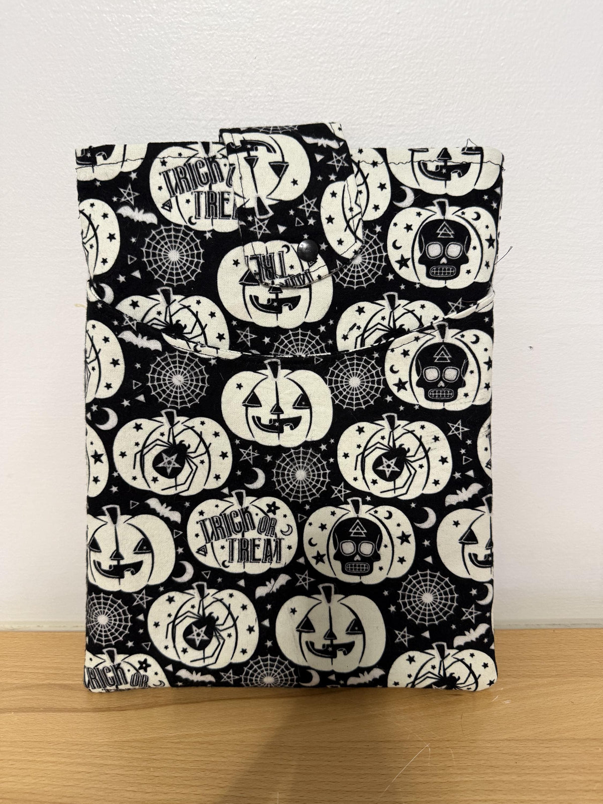 Sugar Skull Laptop Sleeve, Padded Fabric Laptop Case with Pocket & Snap Closure